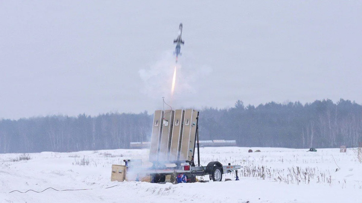 Ondas (ONDS): tesis de inversión. Un grupo de defensa comprado con acciones 1 Lanzamiento de un interceptor IonStrike de DZYNE, filial de Ondas, en un ensayo del Ejército de Estados Unidos en Europa